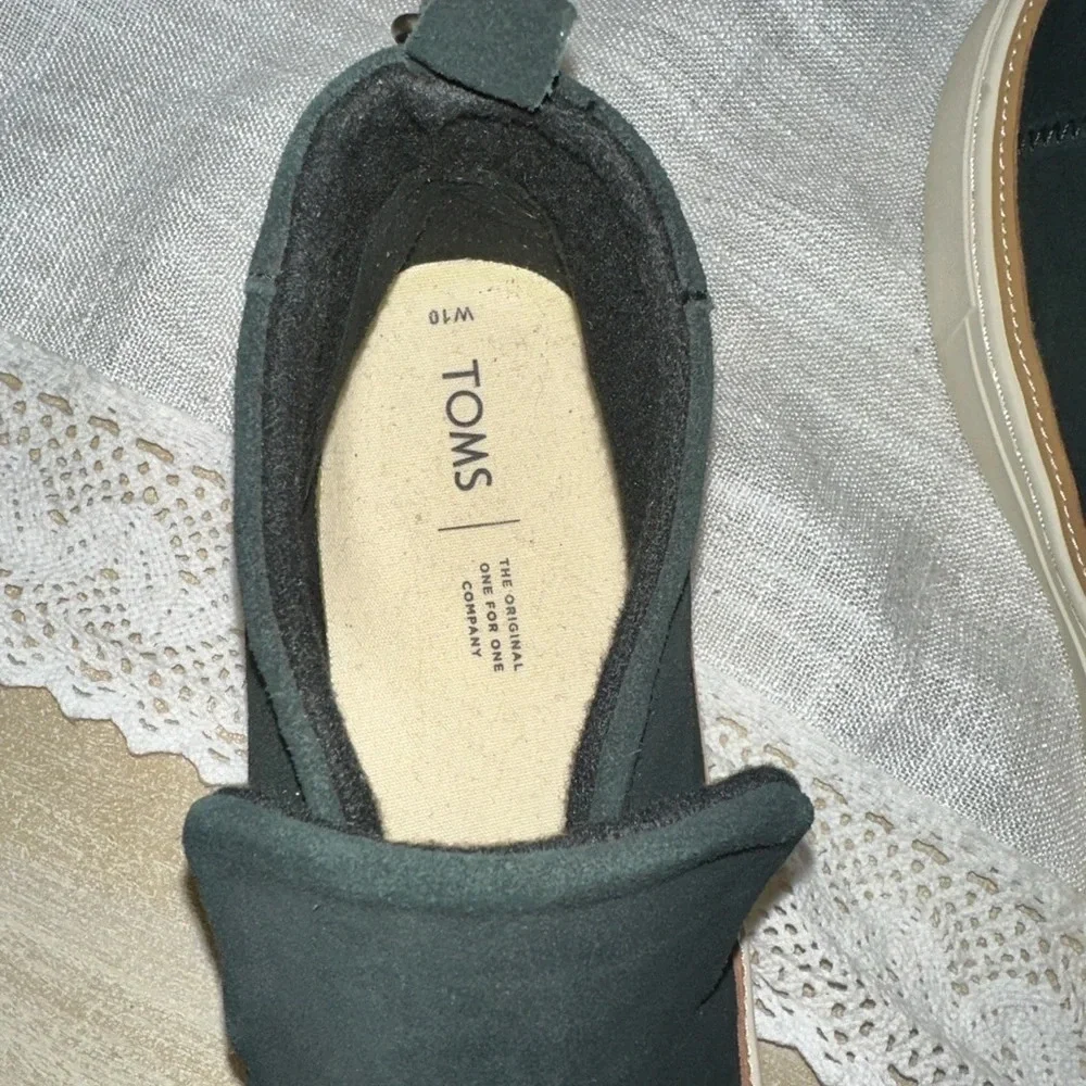 Black TOMS‎ platform espadrille
